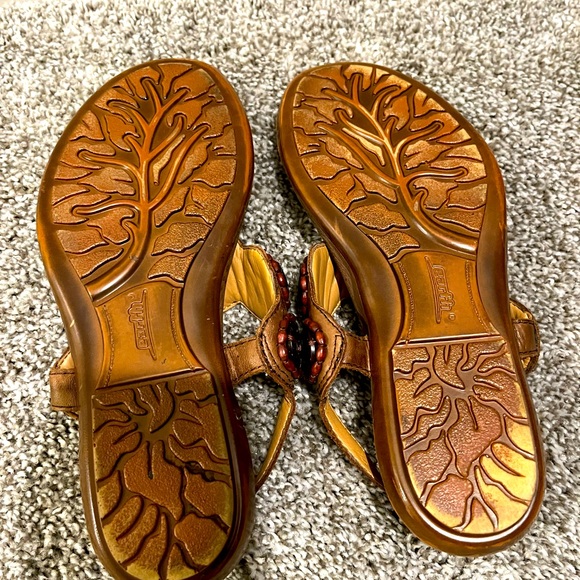 Earth Sandals - Picture 6 of 8